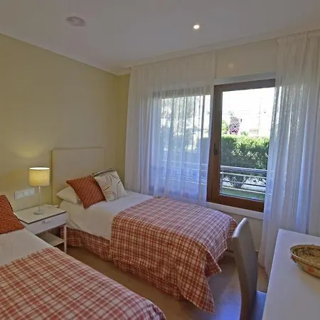 דירה Sleeps 6 Pool *